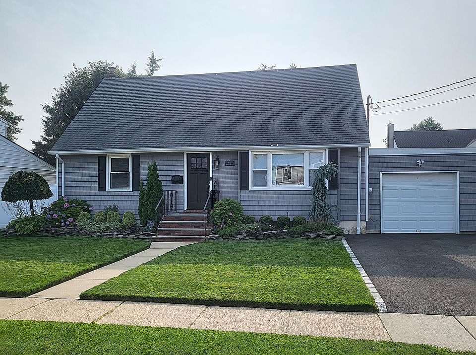 1st image of 60 Charles Ave