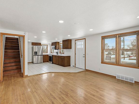 5th image of 2221 Kellogg Ave
