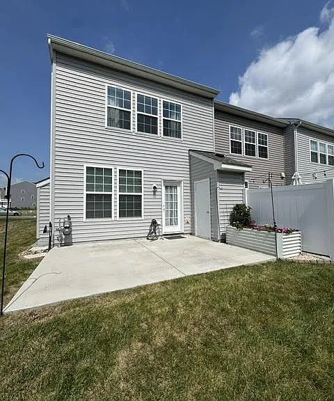 110 Copeley Cir — Photo 3