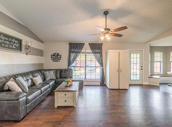 4th image of 2001 Fairway Cir