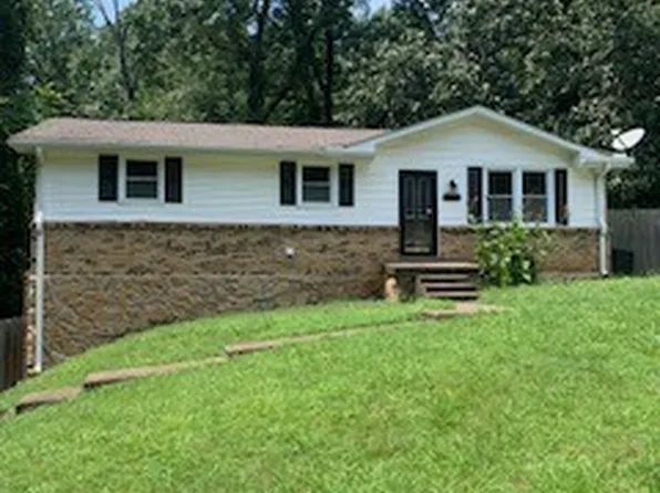 1143 Chestnut Dr, Burns, TN 37029