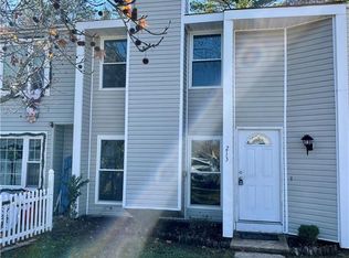 213 Thalia Trace Dr, Virginia Beach, VA 23452