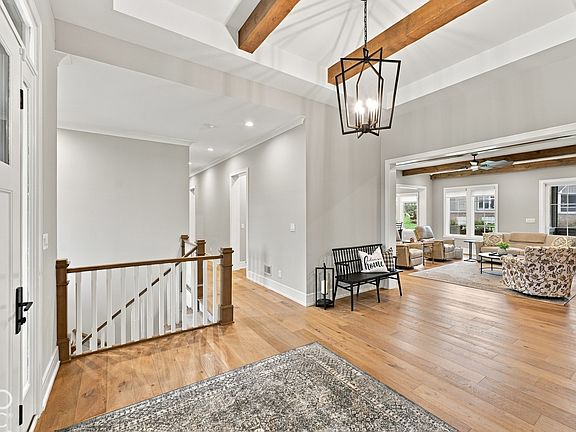 3rd image of 15446 Maple Ridge Ct