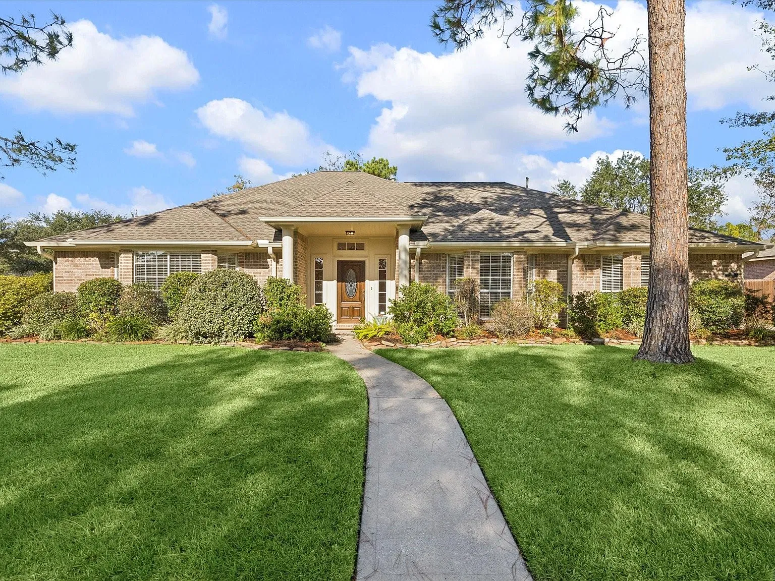 4 bed, 3.0 bath, 3088 sqft, $3,700 — Photo 1
