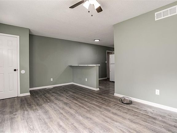 3rd image of 2000 Belmont Blvd
