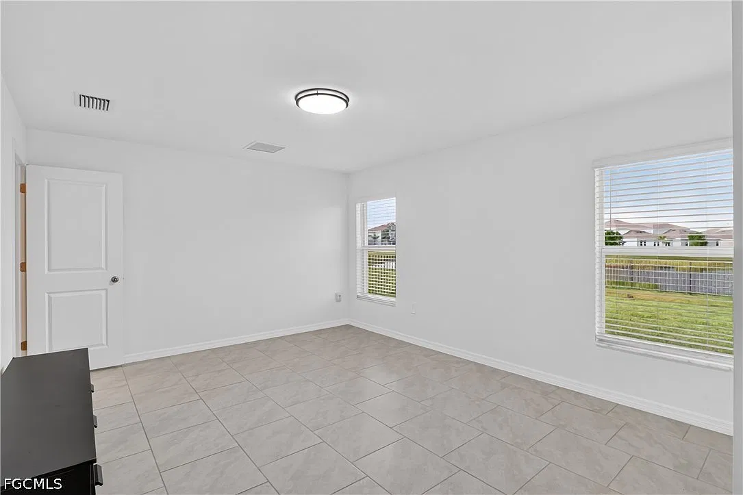 4 bed, 2.0 bath, 1812 sqft, $2,250 — Photo 4