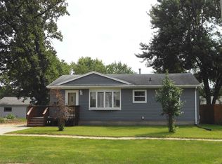608 W Marion St, Manchester, IA 52057