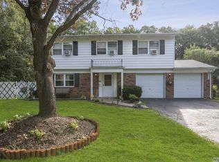 37 Lucille Dr, South Setauket, NY 11720