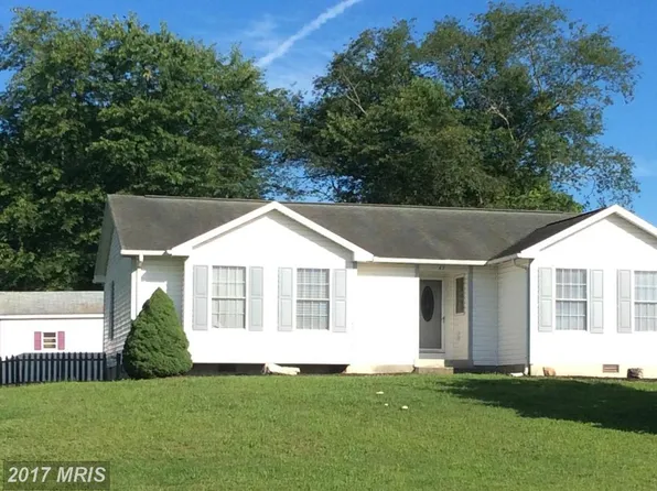 42 Executive Way, Hedgesville, WV 25427