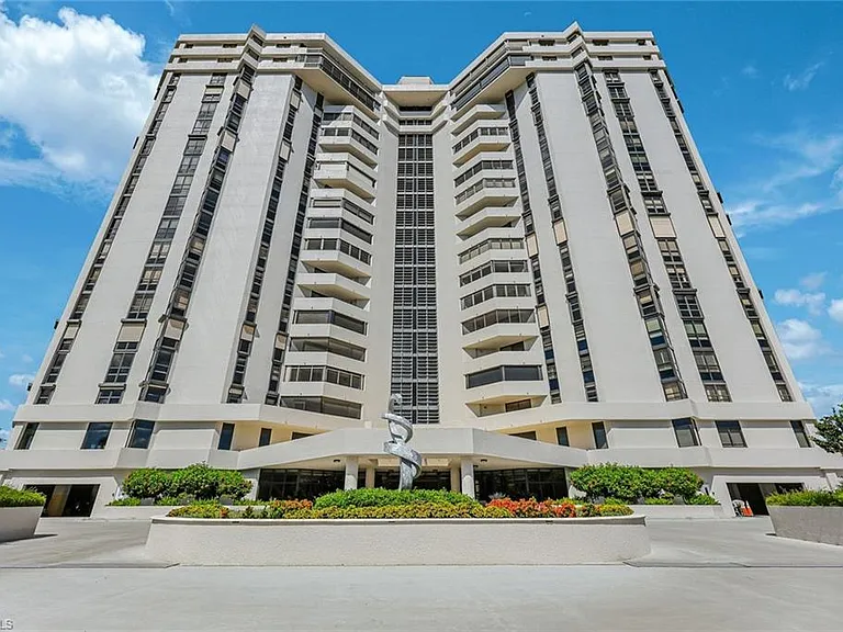 6001 Pelican Bay Blvd #F — Photo 25