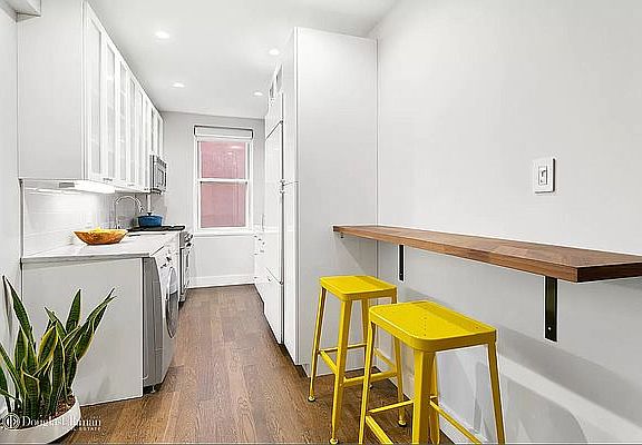 5th image of 780 Greenwich St APT 3H