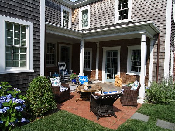 wonderful front patio
