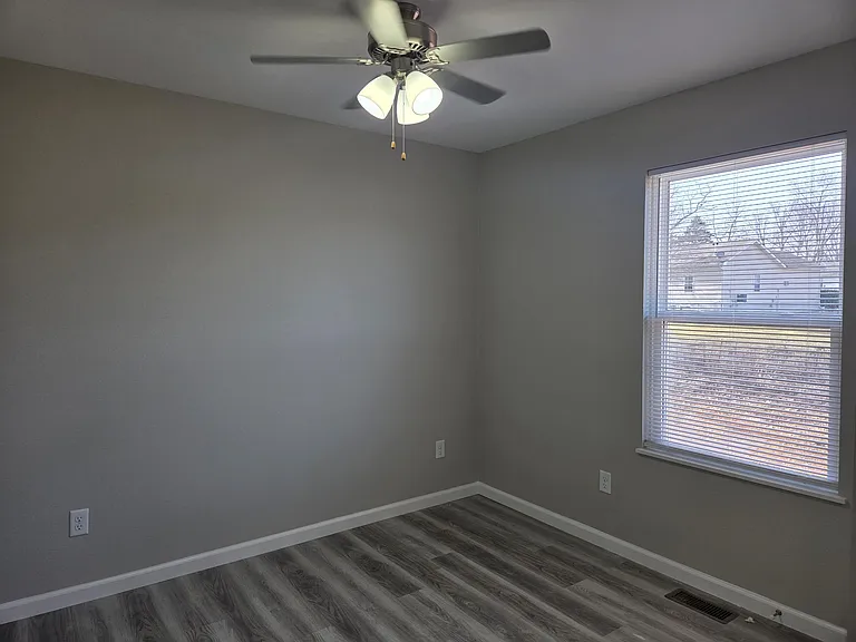 Willow Grove Apartments — Photo 12