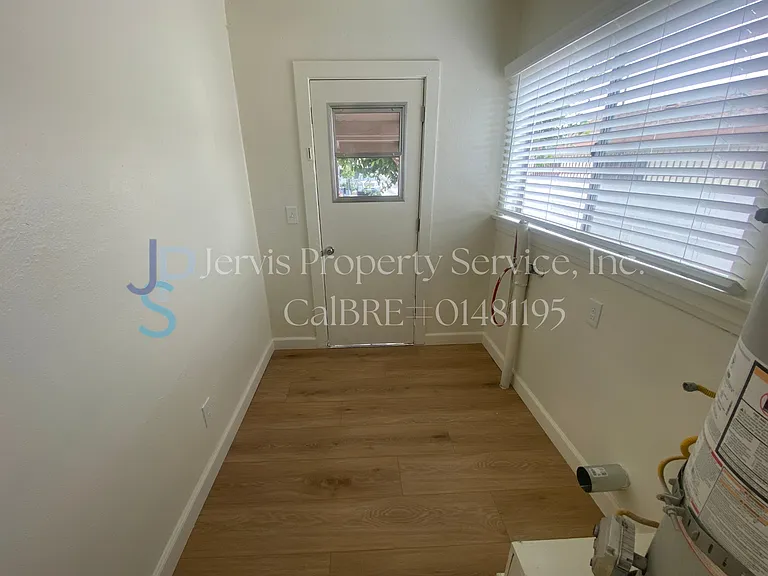 5150 Clara St — Photo 9