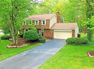 8831 Sherwood Dr NE, Warren, OH 44484