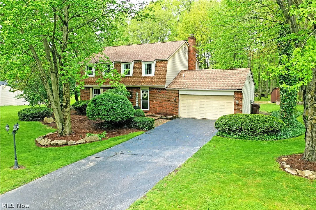 8831 Sherwood Dr NE photo 1