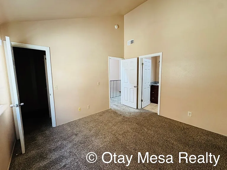 162 Date Ave #B — Photo 9