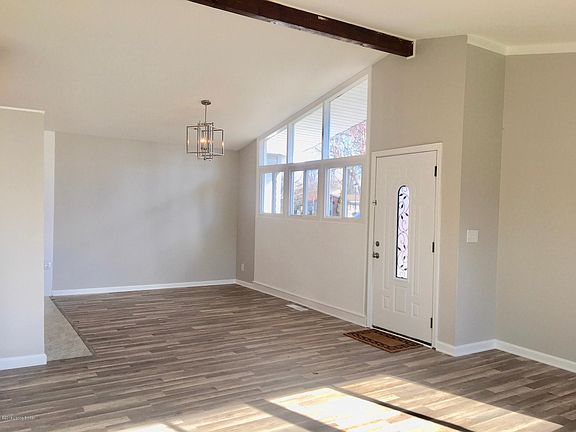 3rd image of 1900 Brentmoor Ln