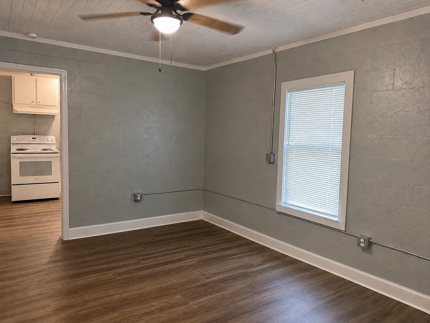 723 Byron Road — Photo 3