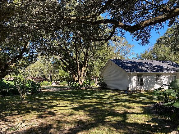 3rd image of 1501 Acorn Ln