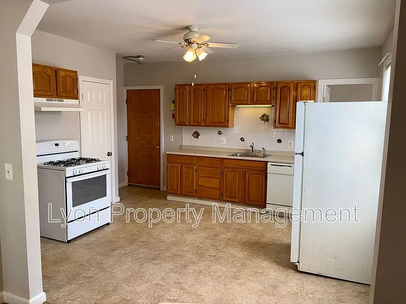 92-94 Anthony Ave #1R