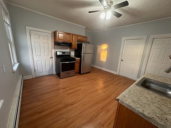 3rd image of 30 Hawthorne St Floor 2
