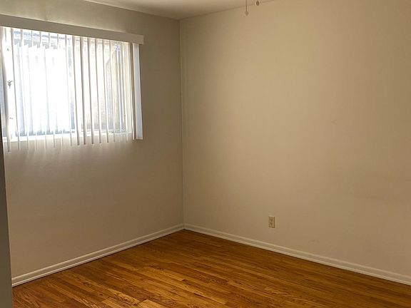 5th image of 3208 S Barrington Ave #H