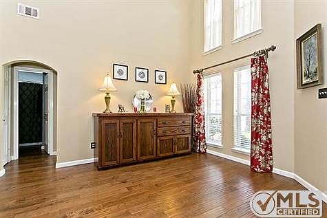 3rd image of 501 Knoll Park Ct