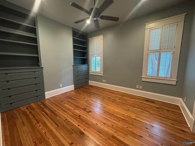 715 Clinton Ave E — Photo 14