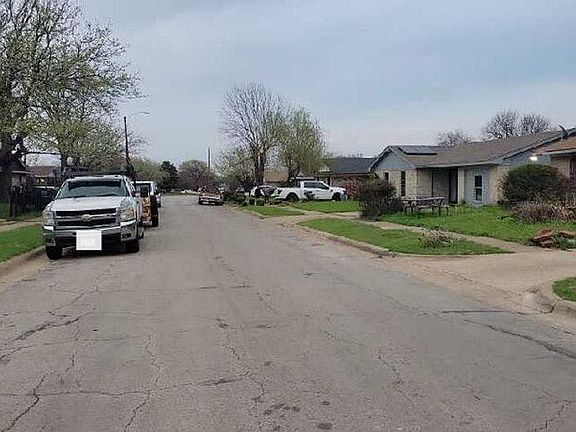 5th image of 3520 Silverhill Dr