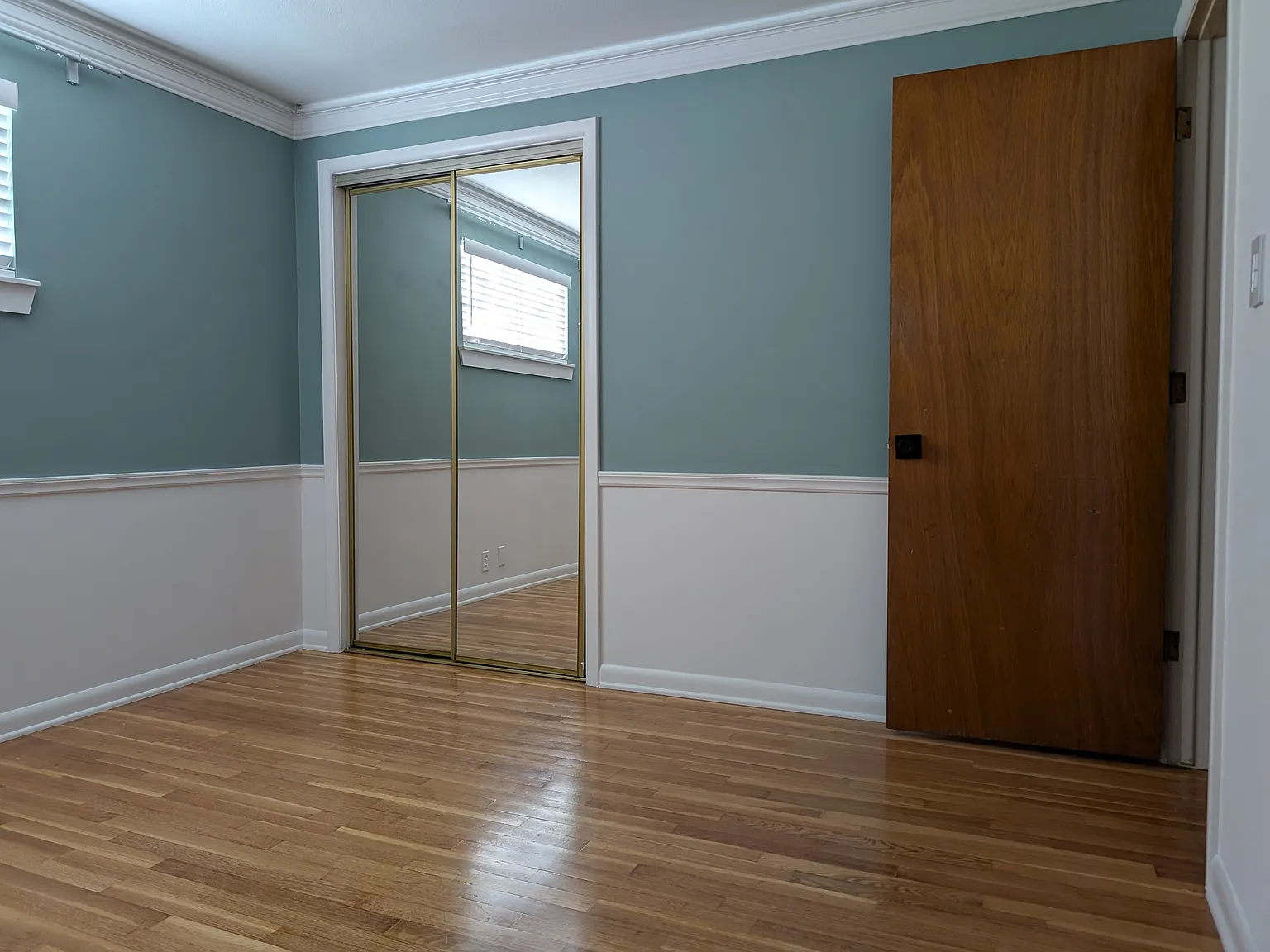 3 bed, 2430 sqft, $1,200 — Photo 2