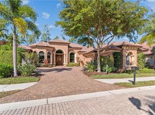 2921 Leonardo Ave, Naples, FL 34119