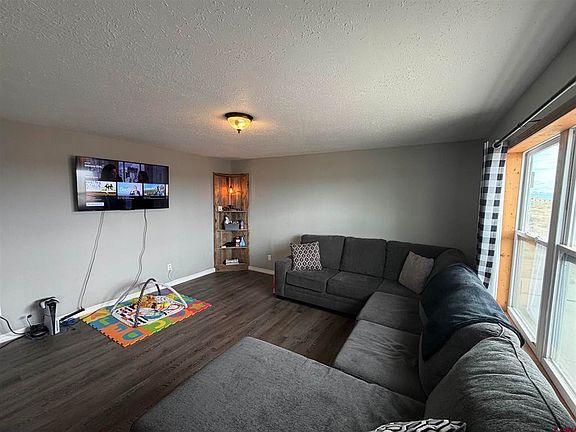 4th image of 19029 Country Drive
