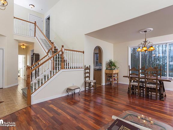 5th image of 16420 Mills Park Cir