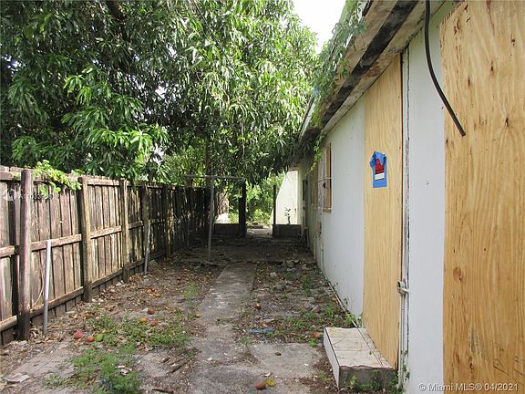 4th image of 1168 NW 116th Ter