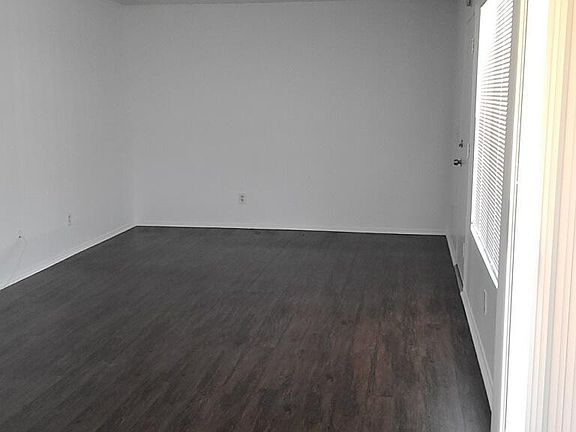 4th image of 8945 Juniper Ave APT 211
