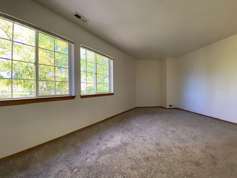 5513 N Driscoll Blvd — Photo 8