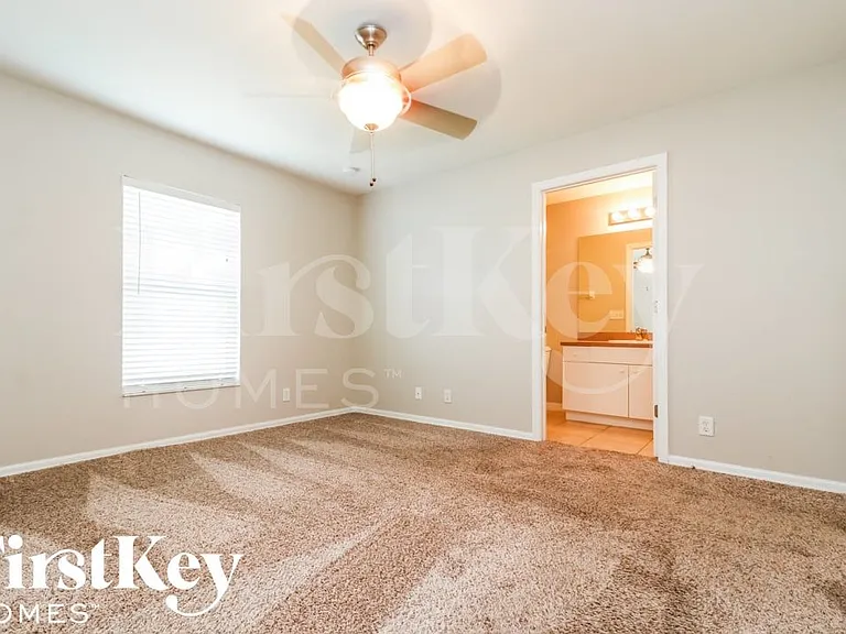 206 NE 16th Terrace Cpe — Photo 9