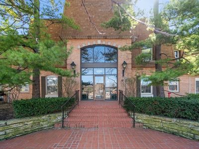 1220 Park Ave W APT 114, Highland Park, IL, 60035