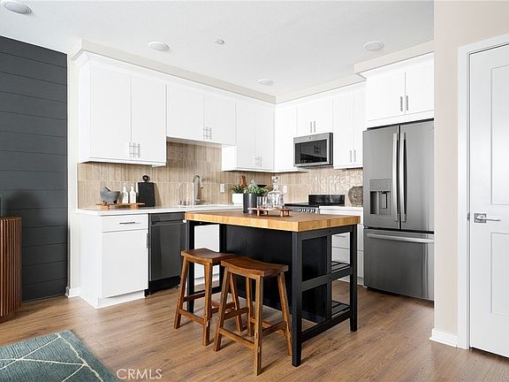 2nd image of 467 Paradiso Pl
