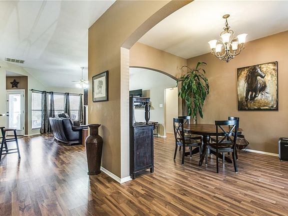 5th image of 1359 Clear Creek Dr