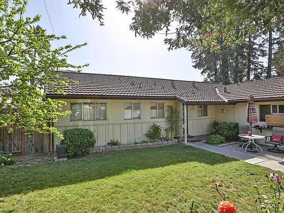 2nd image of 546 Cypress Ave