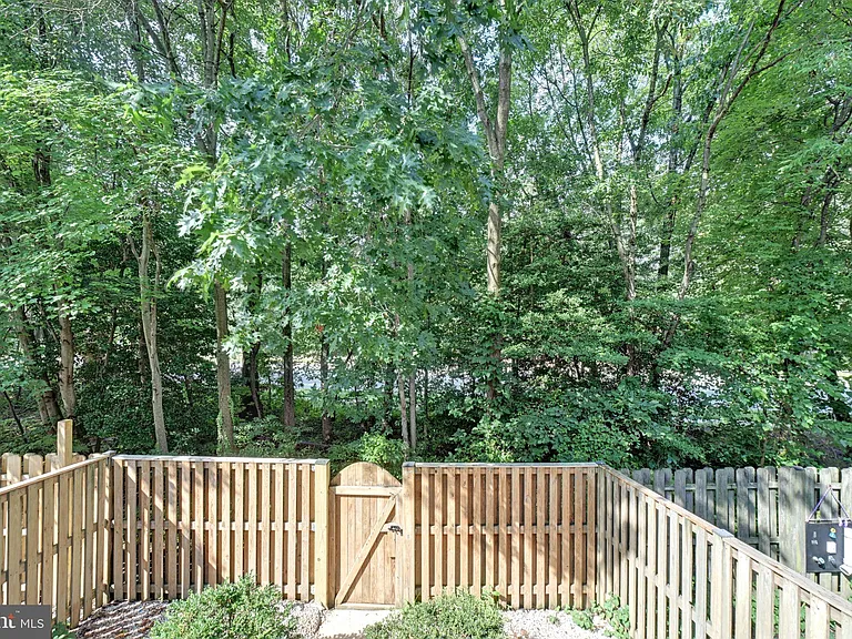 7836 Foxfarm Ln — Photo 10