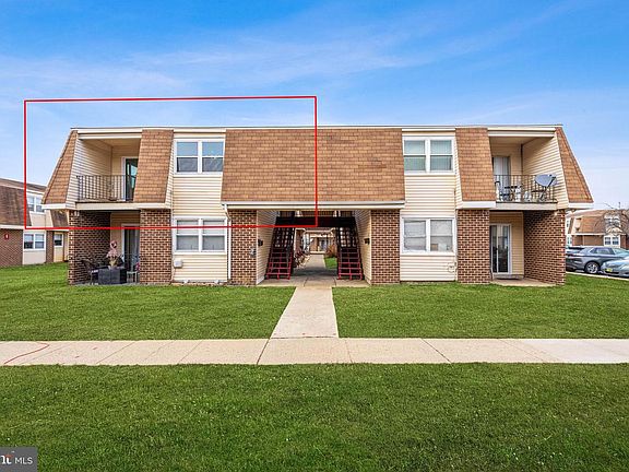 2nd image of 5 Florence Tollgate Pl Unit 5