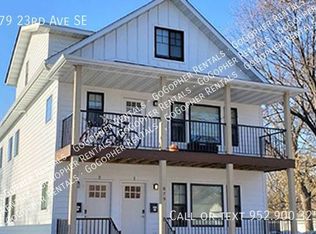 879 23rd Ave SE, Minneapolis, MN 55414