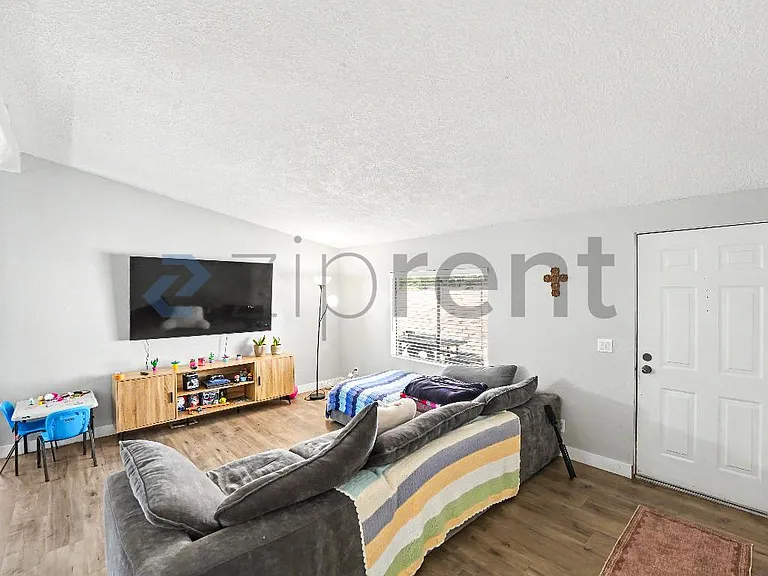 33105 Santiago Rd #21 — Photo 9