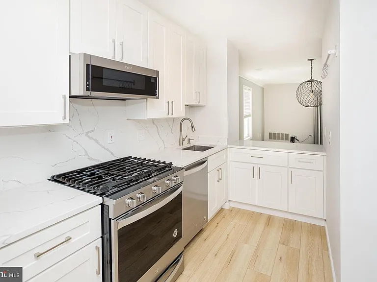 933 S Rolfe St #2 — Photo 4