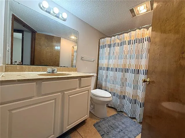 1500 Richmond Dr — Photo 8