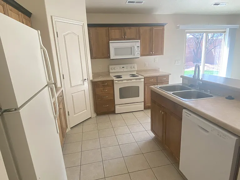 2179 W 1610 N — Photo 9