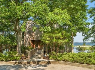 9 Gathering Rocks Rd #11, Hampton Bays, NY 11946